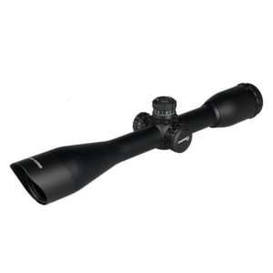 狙击手Sniper 4x40，定焦瞄准镜，斜口多密位分化，4倍定焦，40毫米口径，斜口设计。长度33.5cm，管径25.4mm，拉伸锁定式手调轮，内充氮气，防水防雾。